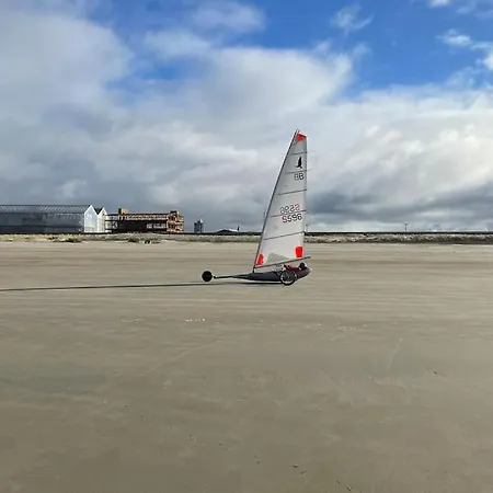 La Maison Bleue, Jardin & 300m 펜션